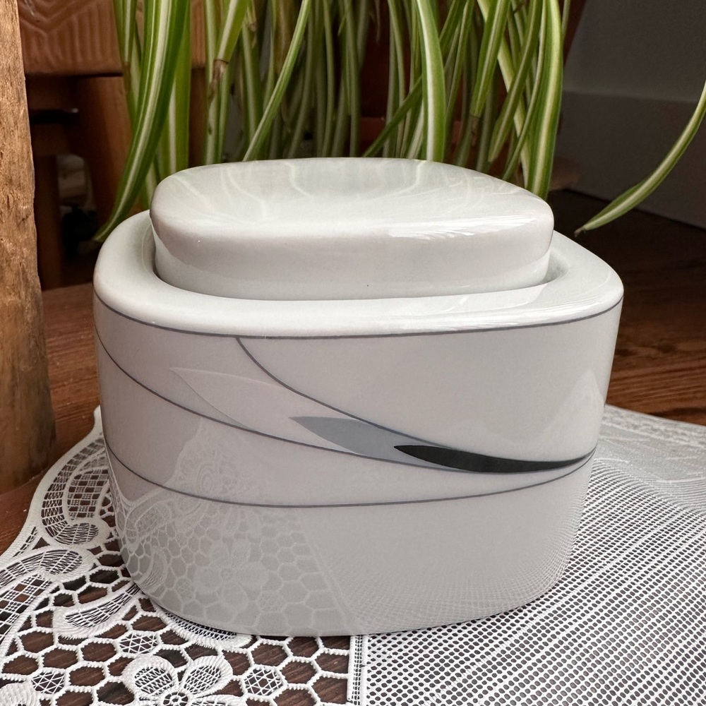 Mikasa Caviar Pattern Lidded Sugar Bowl